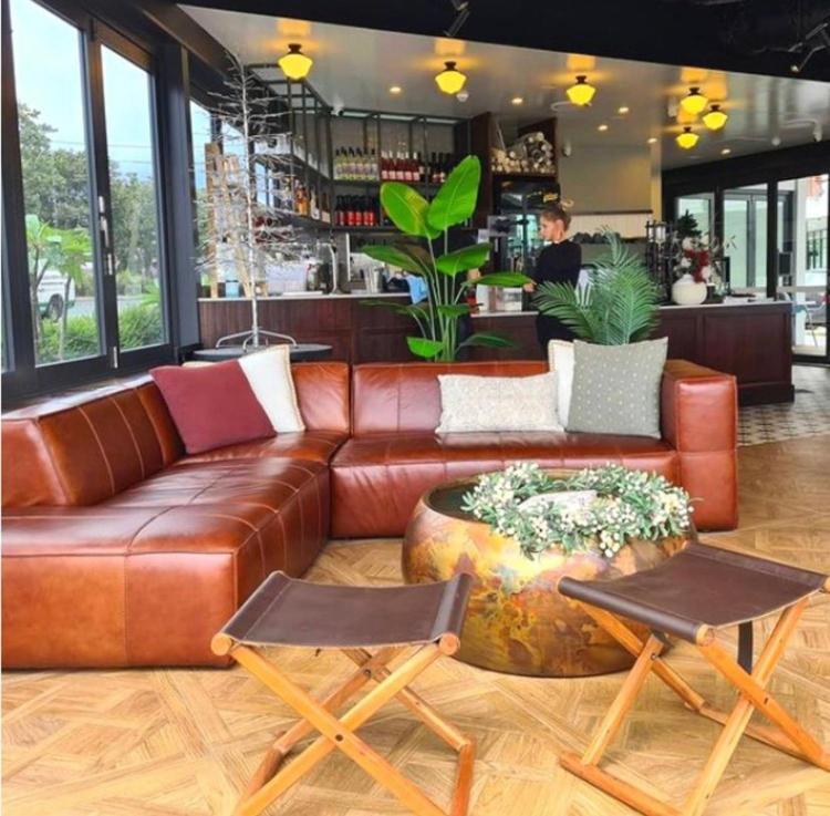 טוומבה Inspire Boutique Apartments מראה חיצוני תמונה